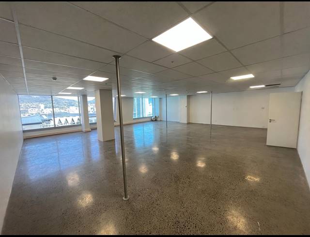 155M² OFFICE TO LET IN FORESHORE